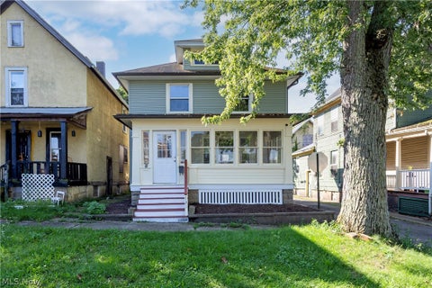 Homes For Sale - 121 Chestnut Avenue<br/> Massillon, OH 44646