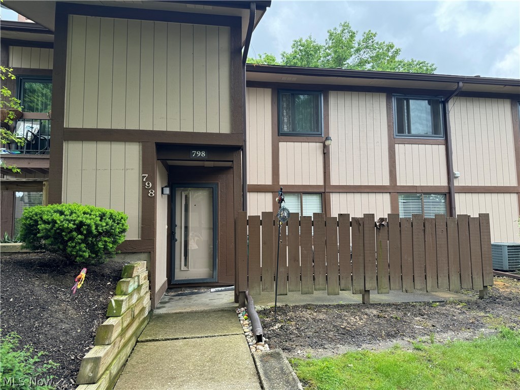 Discover the perfect blend of comfort and convenience in this charming 2 bedroom, 1 bathroom condo, ideally located in the highly sought after Copley/Fairlawn school district. This delightful home offers a welcoming open concept living and dining area, creating a spacious and inviting atmosphere for both relaxing and entertaining. The living room features a beautiful brick fireplace, adding a touch of warmth and character to the space. The kitchen seamlessly flows into the dining area, making meal preparation and dining a breeze. Enjoy access to fantastic community amenities, including a clubhouse perfect for gatherings and events, a refreshing community pool for those hot summer days, and a large pond where catch and release fishing is permitted.
