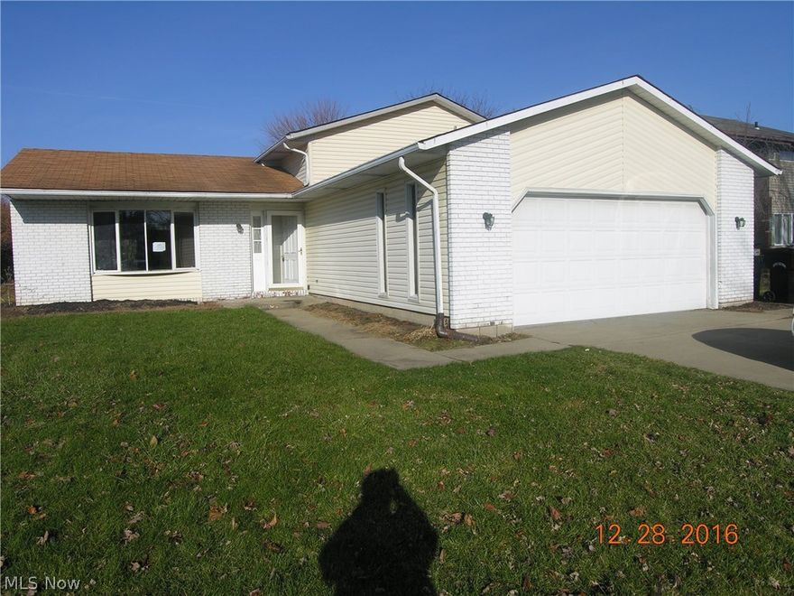 Spacious split is desirable cul de sac street development. 4 bedrooms three up with glamour bath one down off family room area. Two car attached garage. Large fenced in yard with covered patio.  Property was built in  1978 and lead based paint may potentially exist.