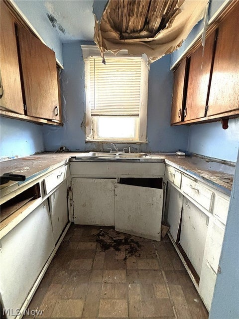 Tiny photo for 4225 E 128th Street, Cleveland, OH 44105 (MLS # 5252801)