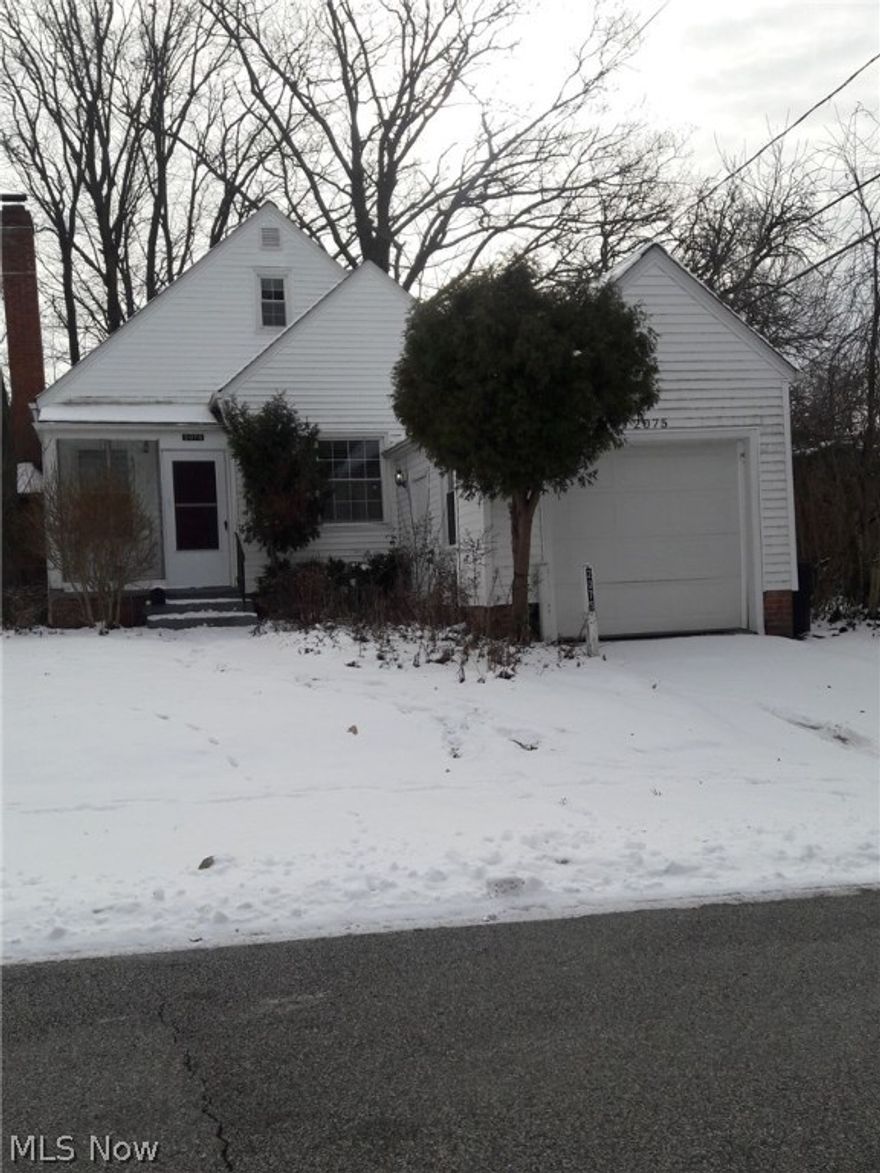 2075 Revere, Cleveland Hts, OH 44118 -- Lovely and spacious 3 bedroom 2 full bathroom single family home with updated kitchen & offers appliances!

-- $925/month rent & $925/deposit
-- $25 application fee per adult; no evictions please, we run eviction check!
-- Spacious single family home that offers 3 bedrooms 2 full bathrooms, and a 1 car attached garage.  Hardwood floors throughout the property, fresh paint throughout, and updated kitchen!
-- Kitchen offers small eat in area, and comes with stove, fridge, and dishwasher for tenant's use.
-- Large living room (no dining room, but the kitchen has small eat in area) that has a lot of natural light, and overlooks the yard.
-- Basement is large, unfinished but dry, and offers washer/dryer hook ups (washer/dryer on site and provided; but not covered in the lease) and additional storage space for the tenant.
-- 2nd floor offers small "bonus room" that could be utilized for storage, an office, den, or playroom/extra room.
-- Tenan