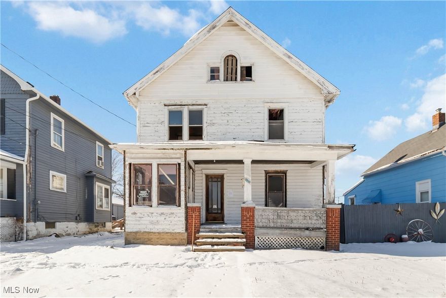 This Is Not a House. This Is a Play. Welcome to 2910 Caroline Ave, Lorain, Ohio—a vacant duplex with serious upside and the kind of potential seasoned investors chase. This is a full rehab, blank-canvas opportunity perfect for a BRRRR strategy, value-add hold, or straight flip. Both units are vacant, giving you total control from day one—design it, renovate it, rent it, refi it, or sell it. Located in an established neighborhood with strong rental demand, this property is ideal for investors who know how to execute and aren’t afraid to roll up their sleeves. If you’re looking for turnkey, keep scrolling. If you’re looking for profit, this is it. Bring your contractor. Bring your vision. This is where real money gets made.