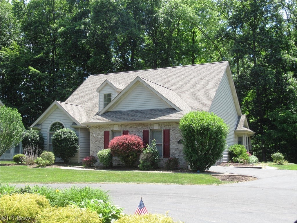 Photo of 8462 HITCHCOCK Road, Boardman, OH 44512 (MLS # 5216027)
