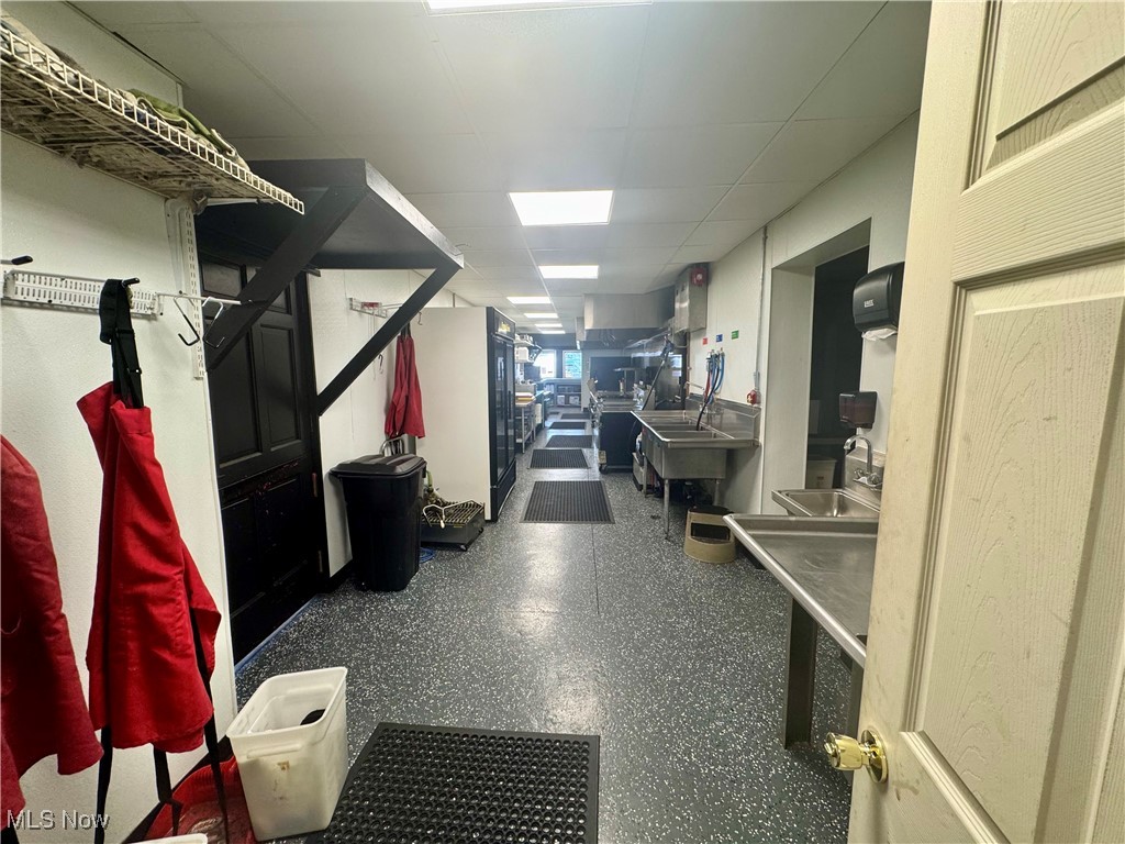 City/Canton - Commercial Sale