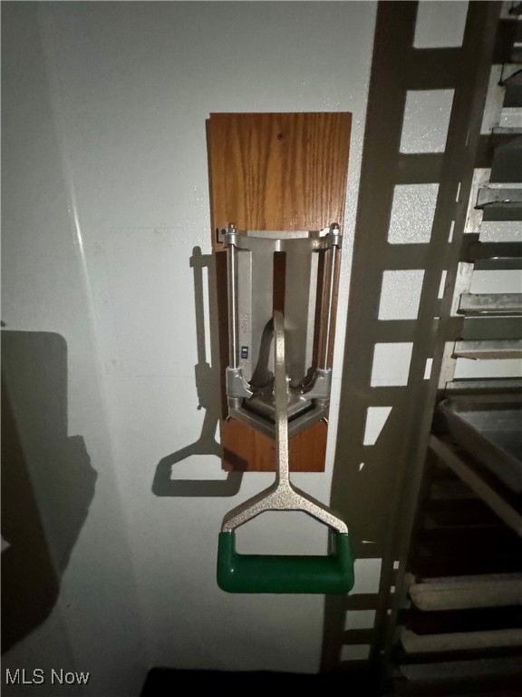 City/Canton - Commercial Sale