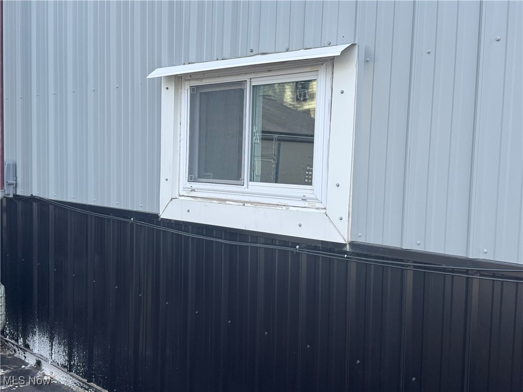 City/Canton - Commercial Sale