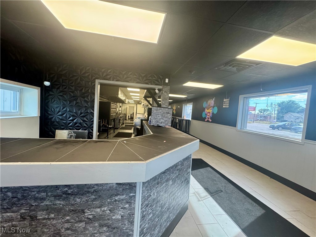 City/Canton - Commercial Sale