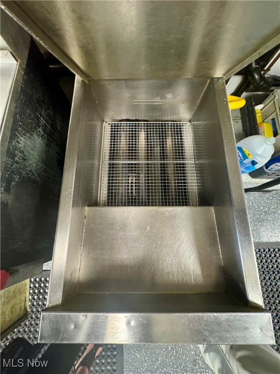 City/Canton - Commercial Sale