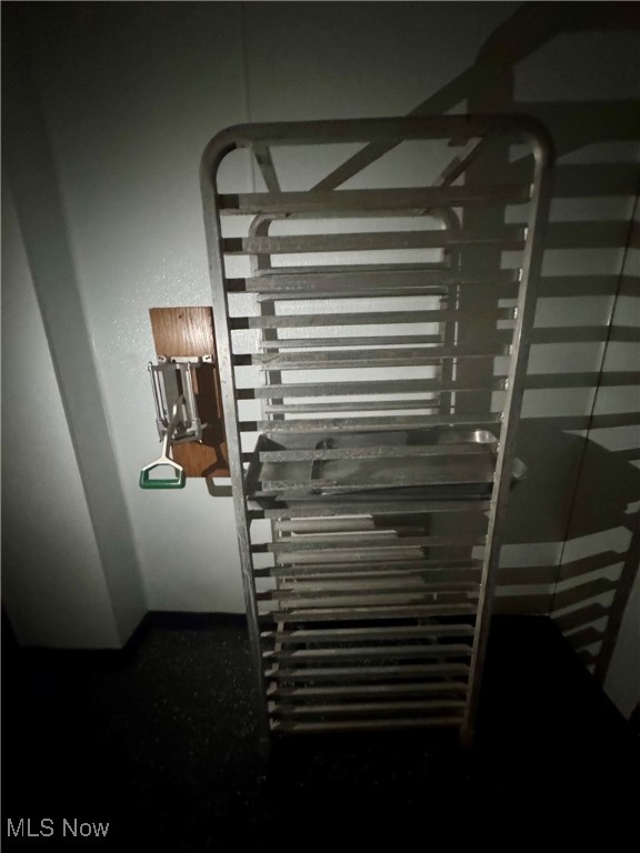 City/Canton - Commercial Sale