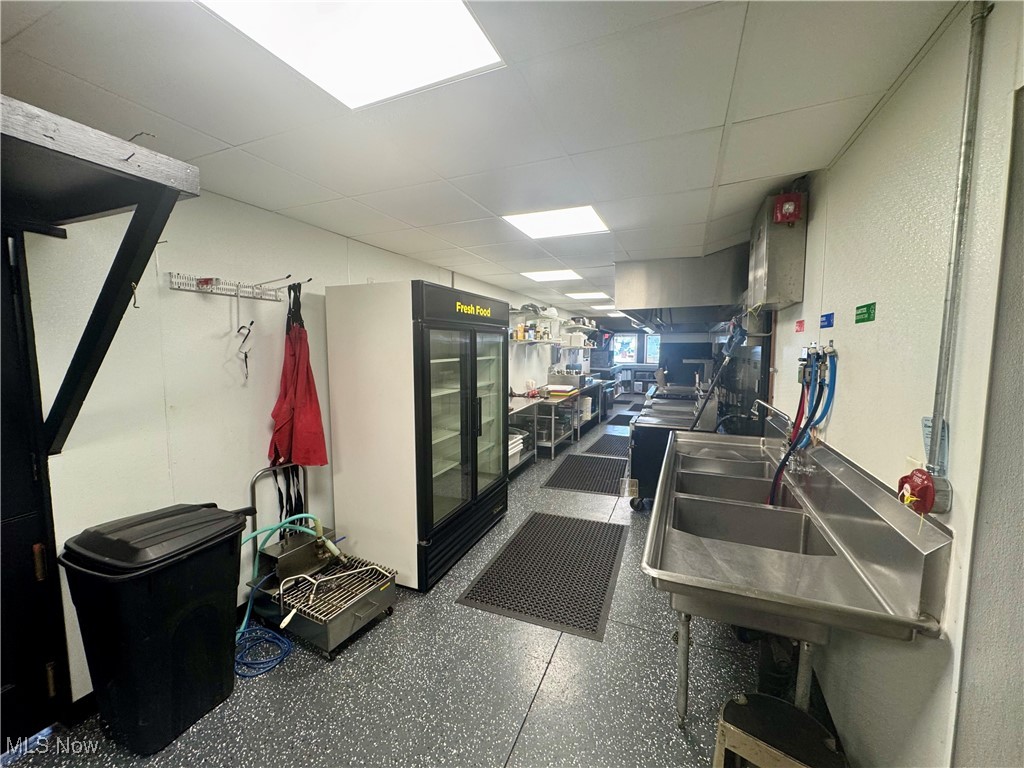 City/Canton - Commercial Sale