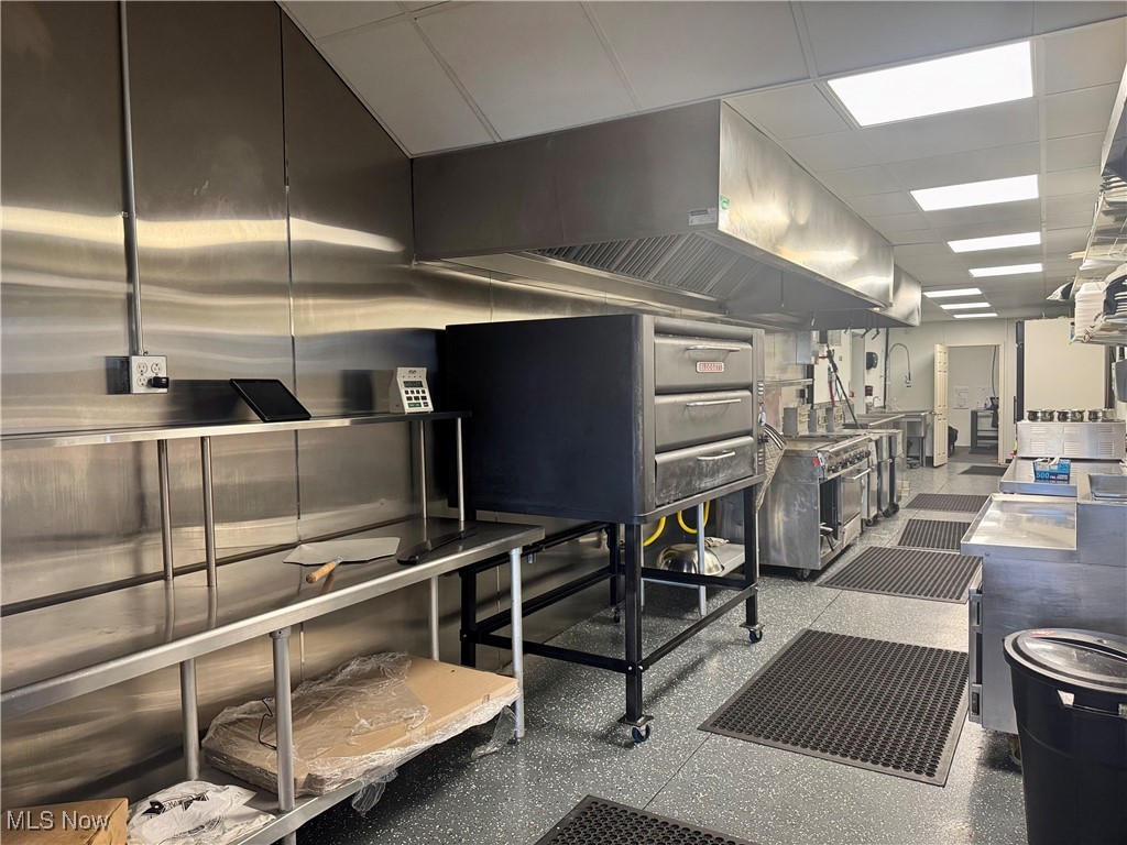 City/Canton - Commercial Sale