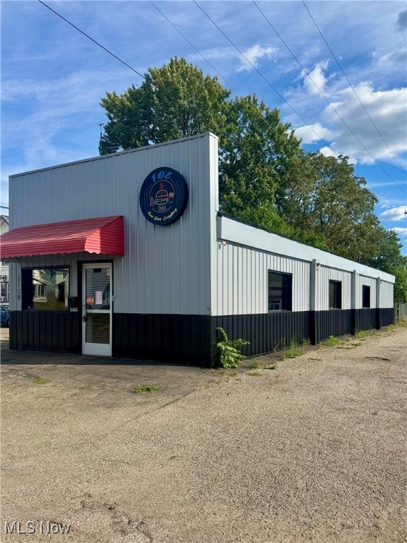 City/Canton - Commercial Sale