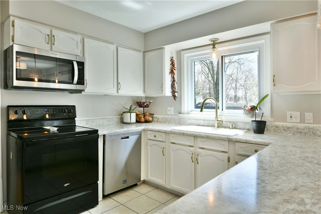 251 Chapel Lane, Canfield, Ohio image 14