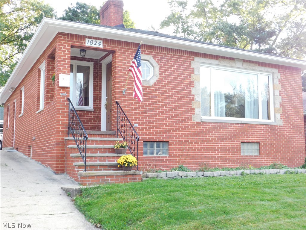 Prepaid SNOW removal through Spring of 2019! All Brick 3 bedroom 2 full bath. Centrally locating in the Falls between all the action of State Rd and Front St. You will certainly enjoy having a gas fireplace in the main living area and a wood burning fireplace in the expansive 15 x 29 rec room. Hardwood floors in each of the bedrooms, hall, living and dining rooms. Enjoy you coffee or serve a simple meal at the bar counter overlooking the cafe kitchen. Warmer months get you out back to enjoy the oversized deck with Pergola and well maintained backyard. Set up an appointment or call for you private showing today.
