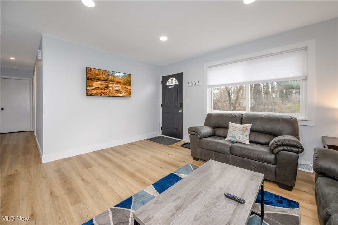 615 Hillsdale Avenue, Akron, Ohio image 3