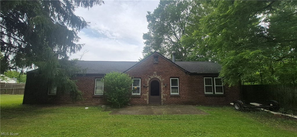 Photo of 10077 Valleyview Drive, Columbia Station, OH 44028 (MLS # 5222417)