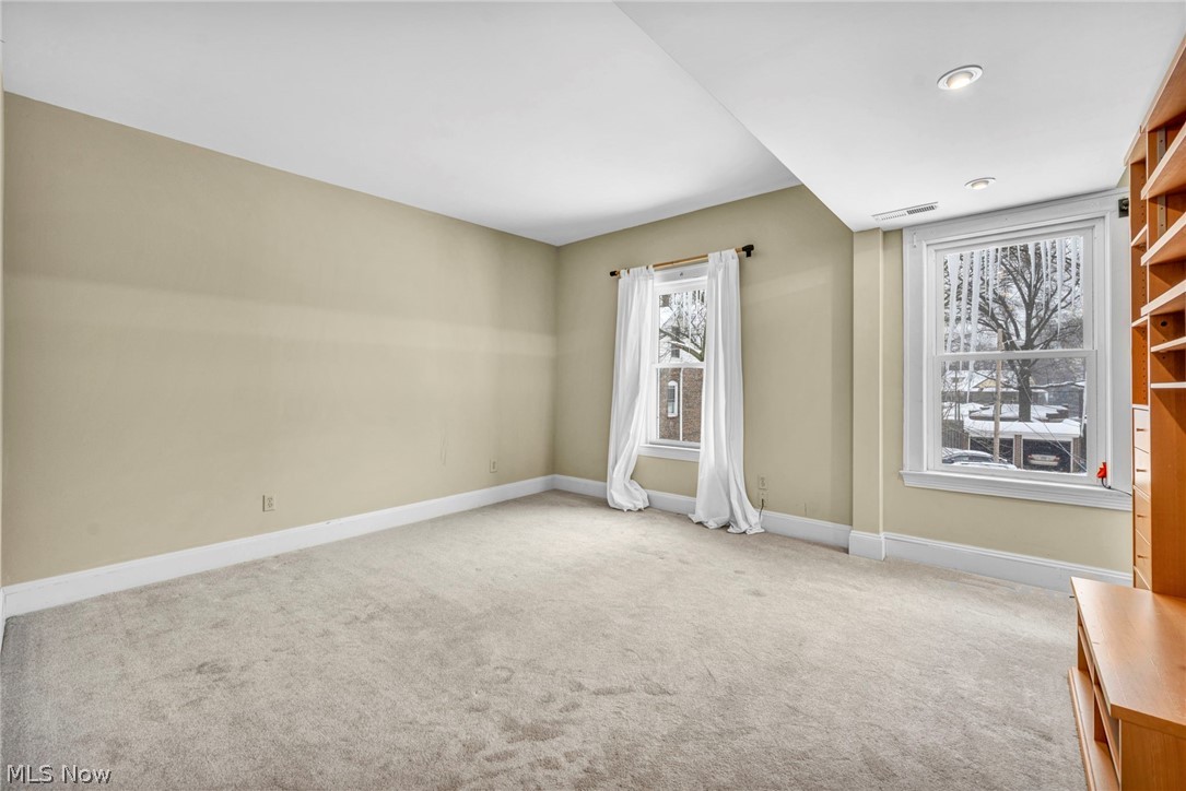 Euclid Heights - Residential Income