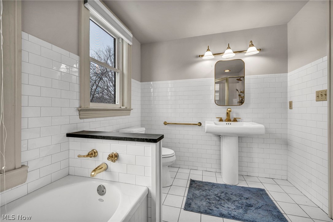 Euclid Heights - Residential Income