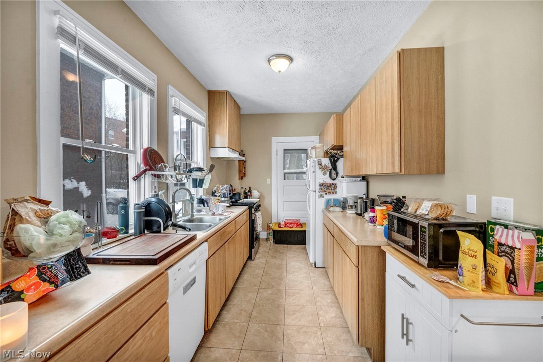 Euclid Heights - Residential Income