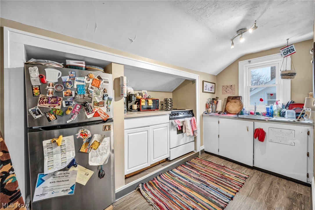 Euclid Heights - Residential Income