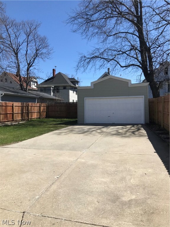 Lakewood Realty Cos - Residential