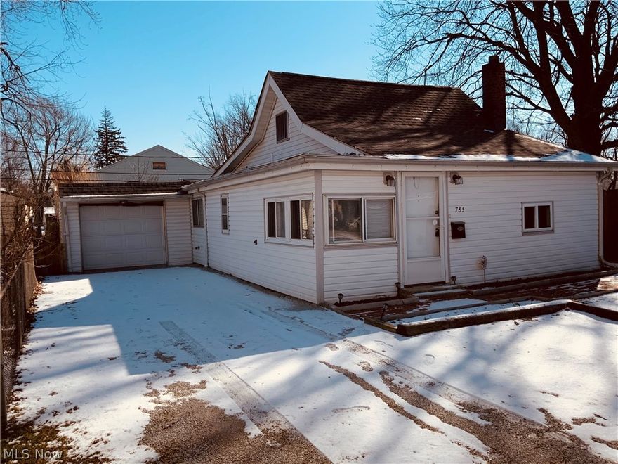 Updated Bungalow in the Heart of Eastlake. Great Rental Opportunity or Starter Home. Open concept with a fenced-in backyard patio. Attached garage with a generously sized mud room adjoined. Great deal for under$100k!