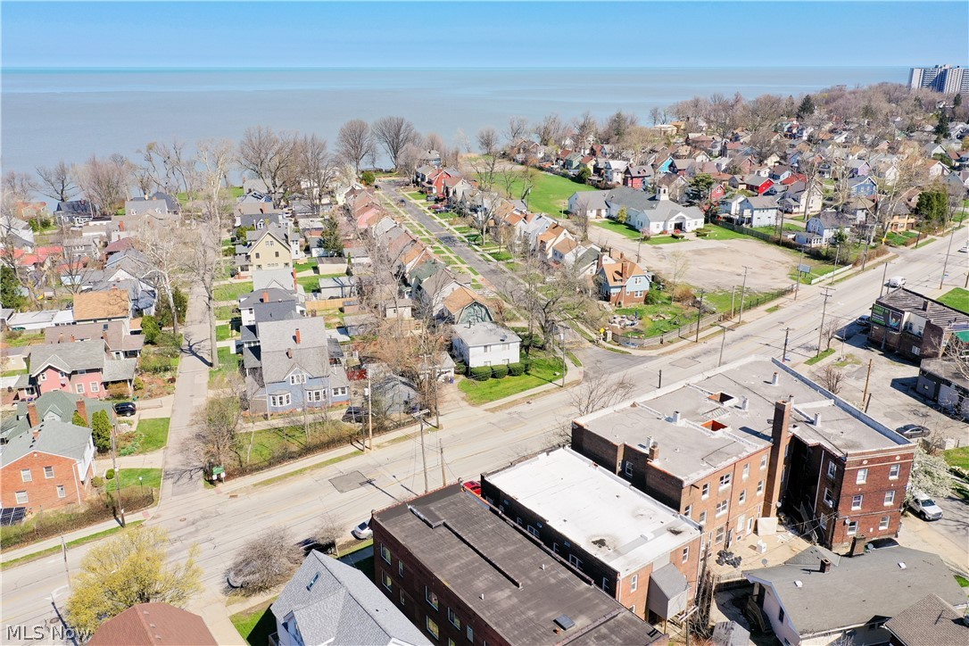 Lake Shore Blvd - Residential Income