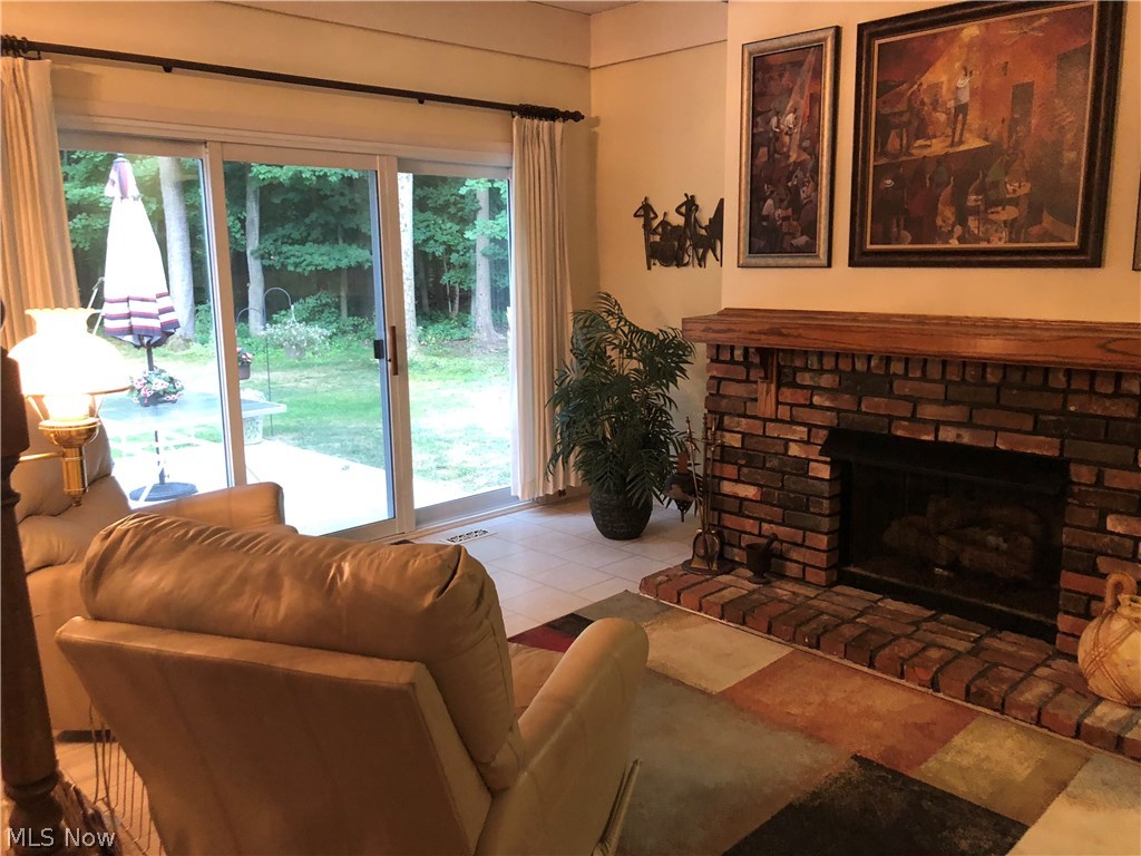 Aurora Shores 10 - Residential