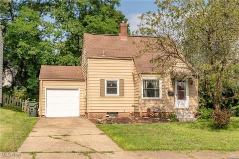 Photo for 925 17th Street NE