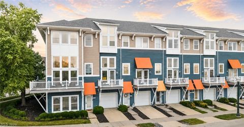 Townhouse For Sale - 303 Arizona Avenue<br/> Lorain, OH 44052