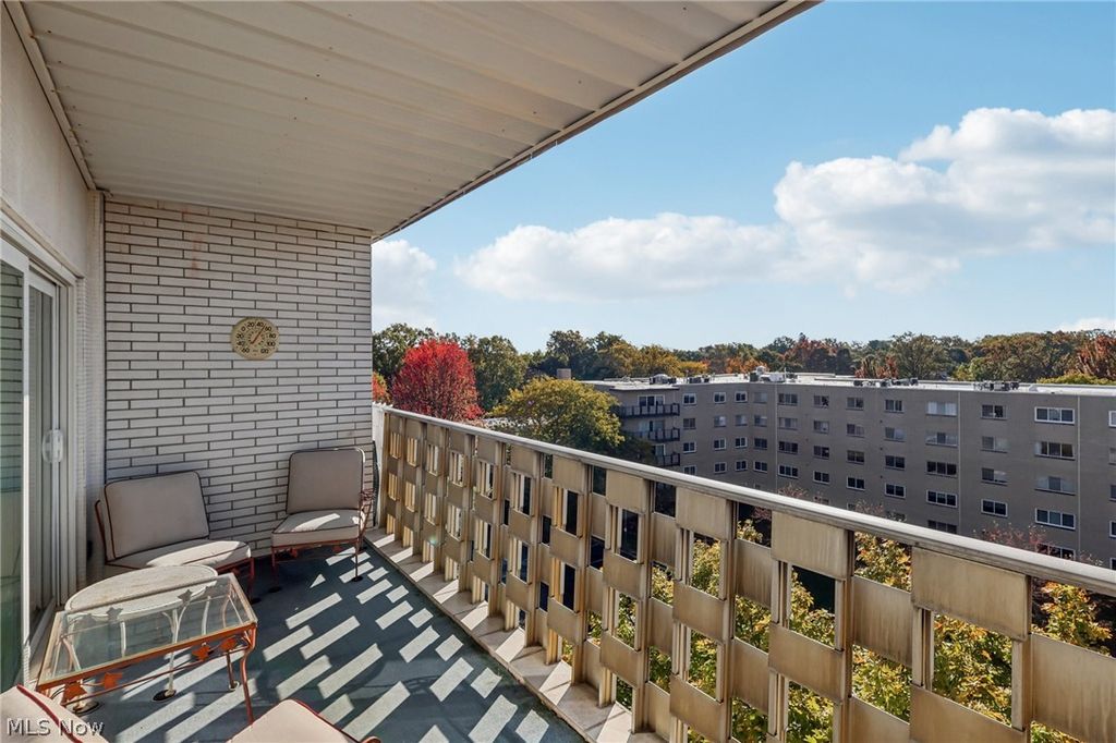 Photo of 275 N Portage Path Path #7g, Akron, OH 44303 (MLS # 5192384)