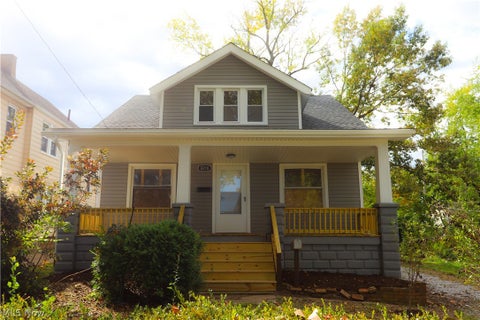 Homes For Sale - 8216 Vineyard Avenue<br/> Cleveland, OH 44105