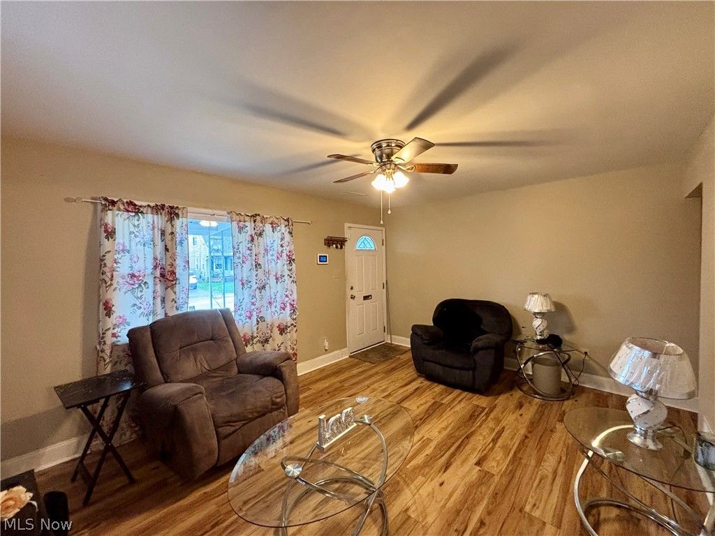 Photo of 604 Jefferson Avenue, Barberton, OH 44203 (MLS # 5193932)