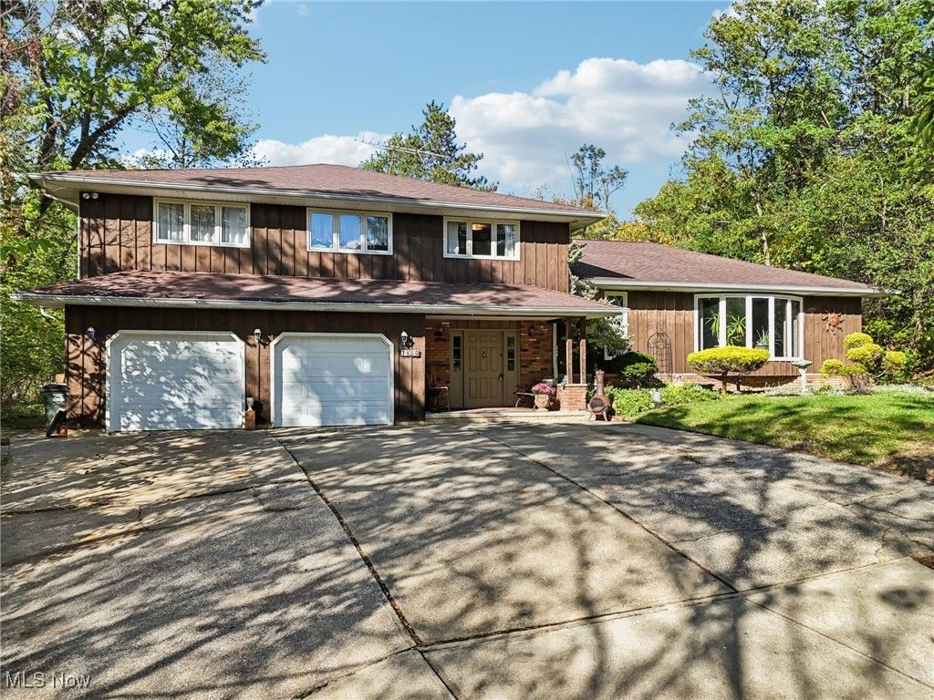 Photo of 7400 Akins Road, North Royalton, OH 44133 (MLS # 5163715)