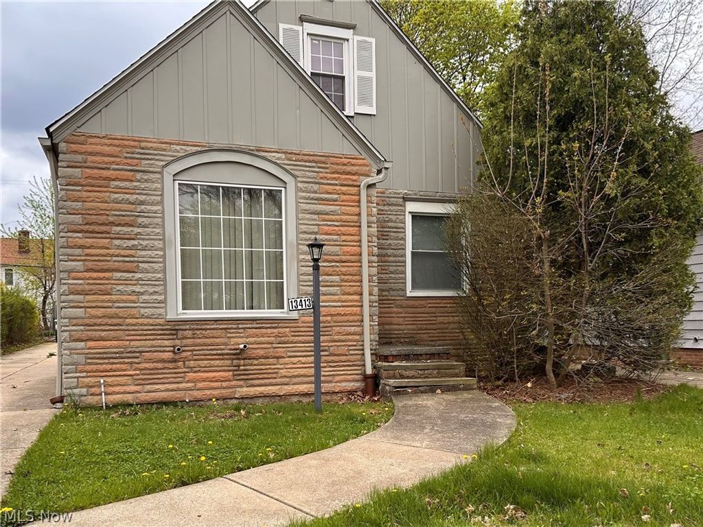 Photo of 13413 Highlandview Avenue, Cleveland, OH 44135 (MLS # 5201507)