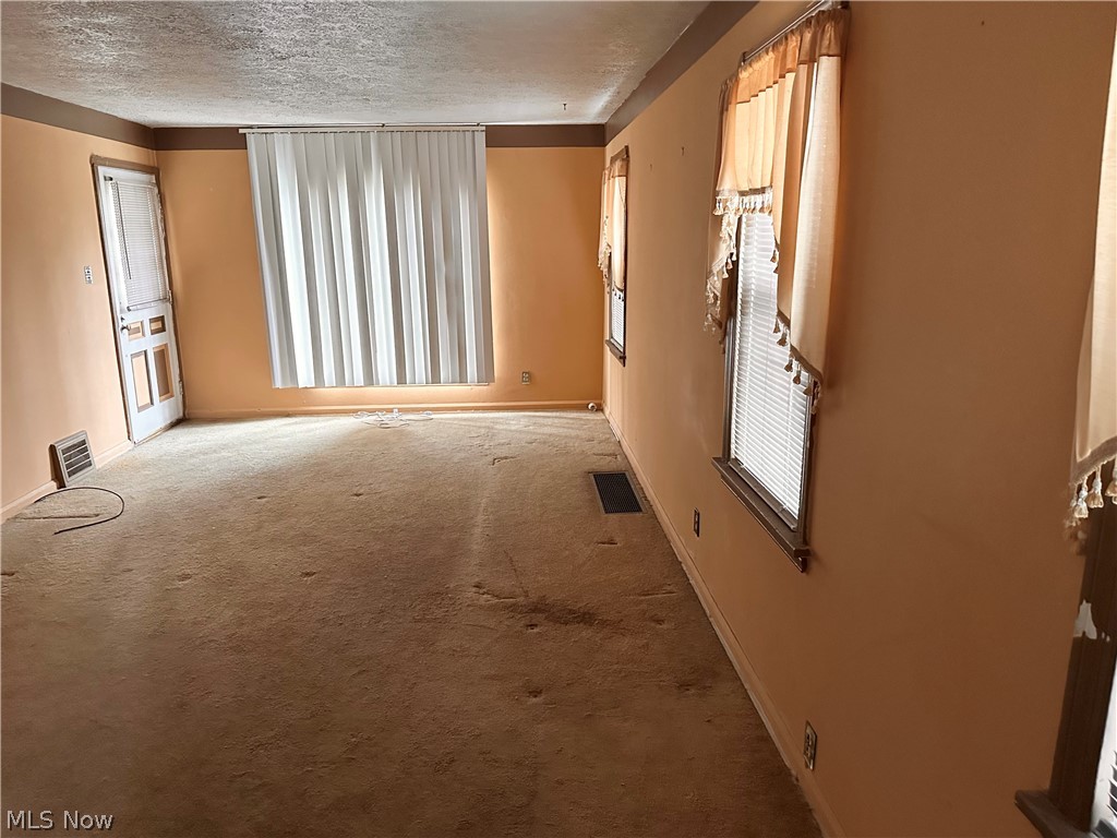 13413 Highlandview Avenue