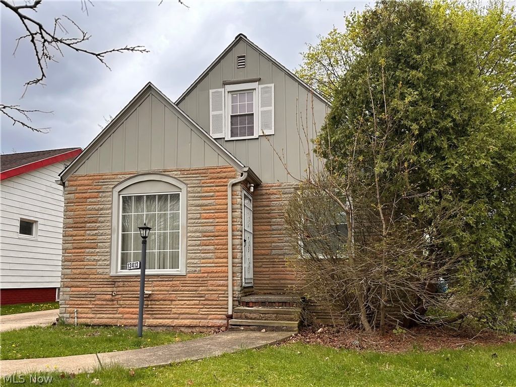 Photo of 13413 Highlandview Avenue, Cleveland, OH 44135 (MLS # 5201507)