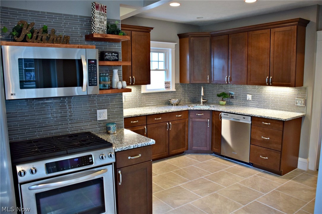 Mathews & Gilbert 07 - Residential