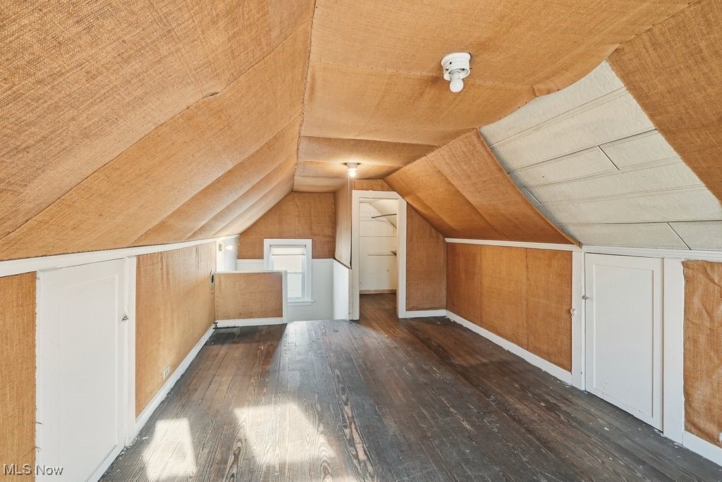 B J Luceys - Residential