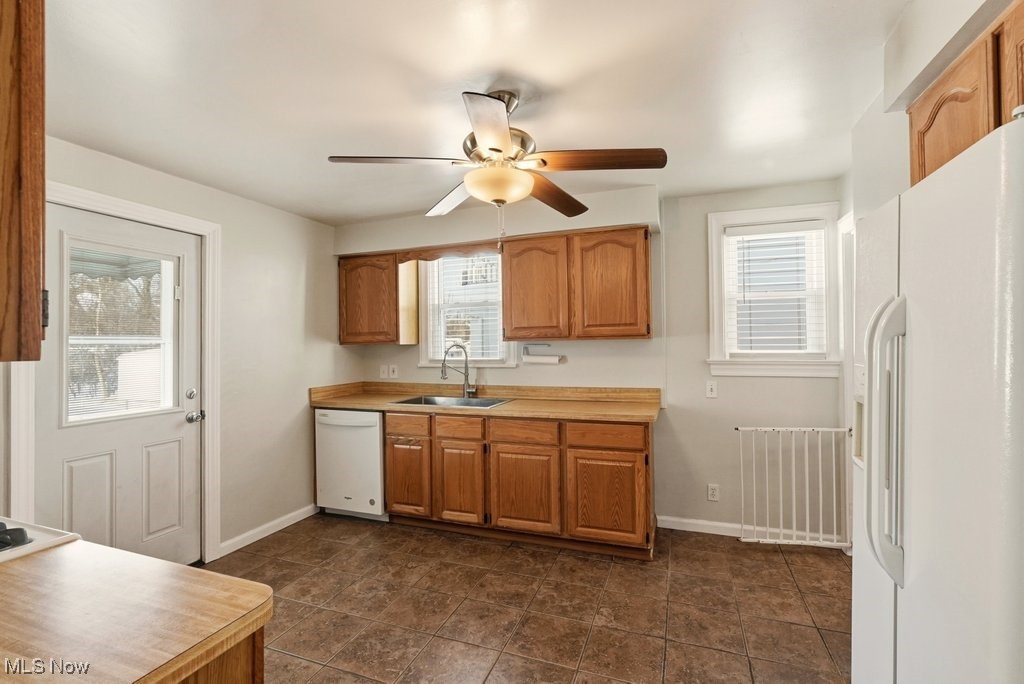 B J Luceys - Residential