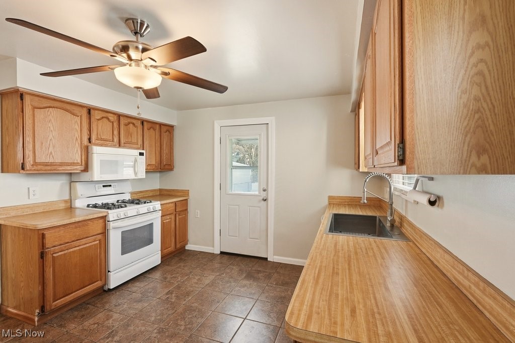 B J Luceys - Residential