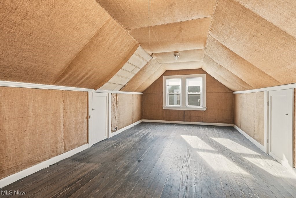 B J Luceys - Residential