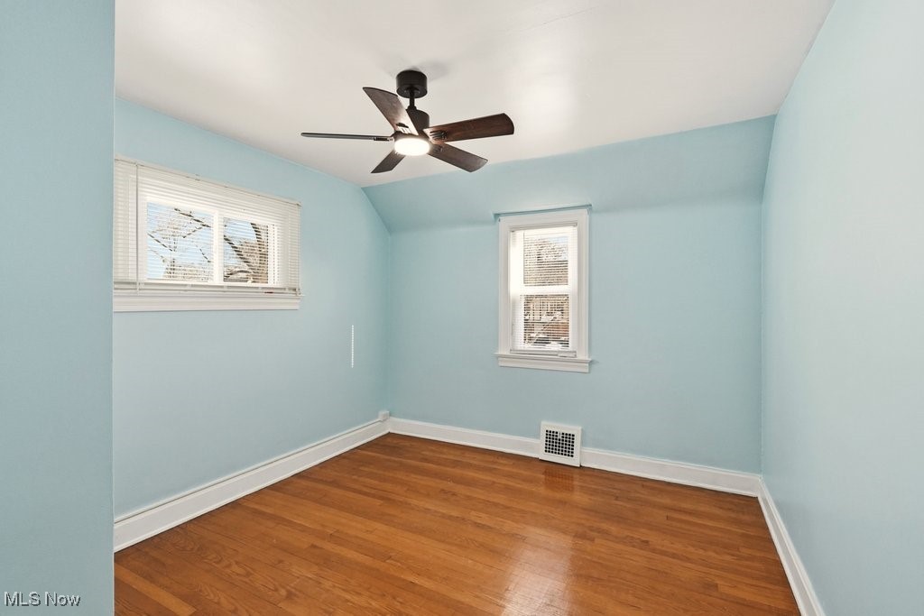 B J Luceys - Residential