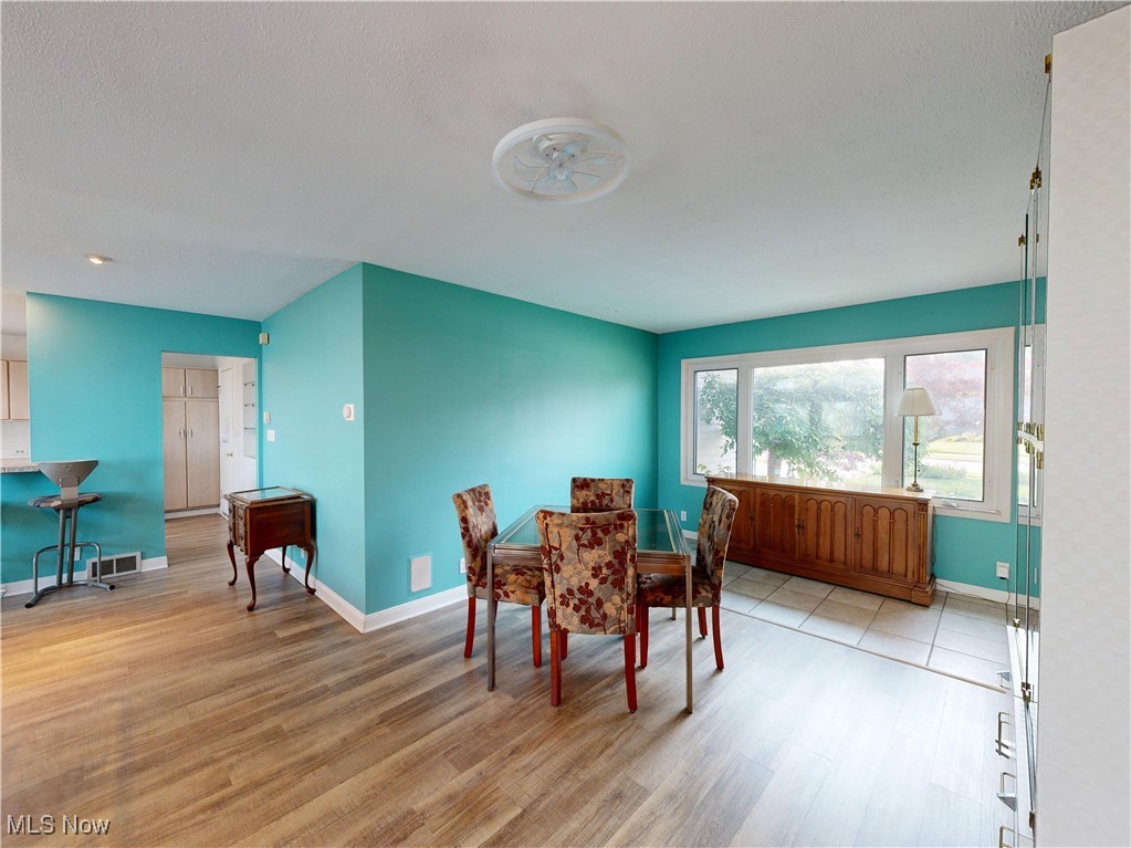 29207 Cresthaven Drive, Willowick, Ohio image 16