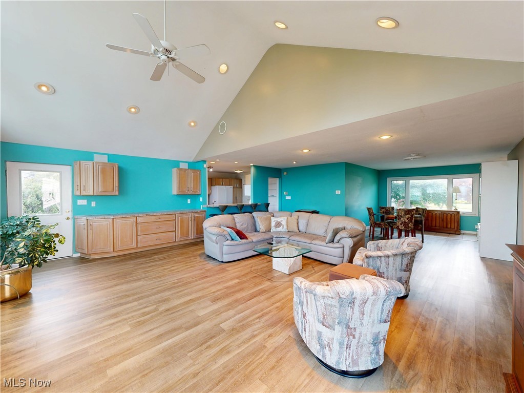 29207 Cresthaven Drive