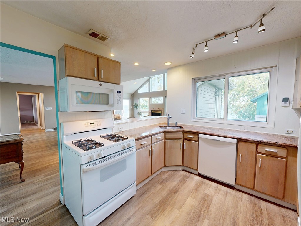 29207 Cresthaven Drive, Willowick, Ohio image 14