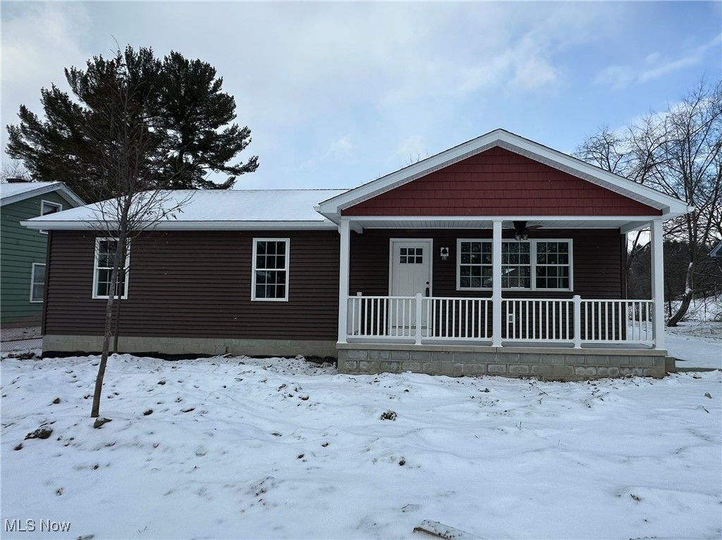 Photo of 950 Bonnie Brae Avenue, Youngstown, OH 44511 (MLS # 5167089)