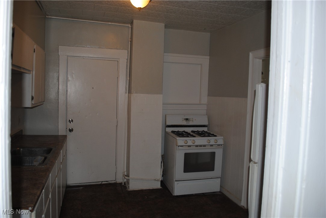 Rhodes Hartnell & Barber - Residential Lease