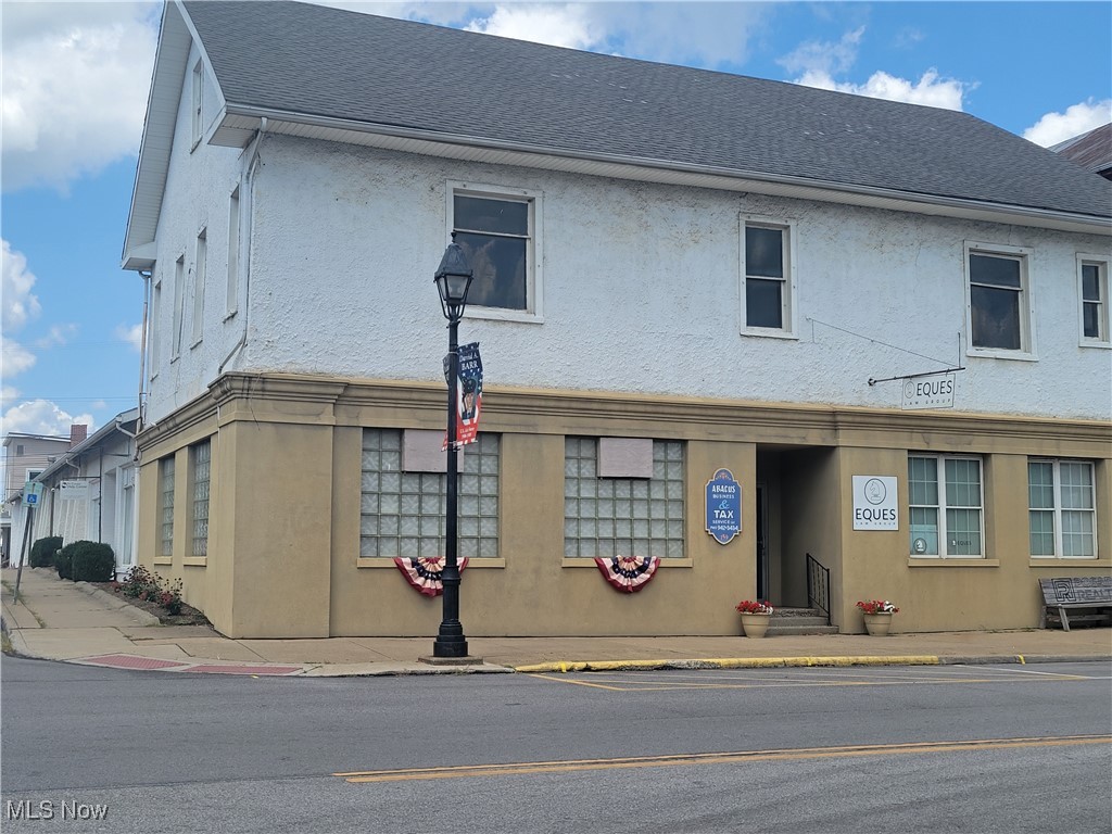 W Warren & S Main Street