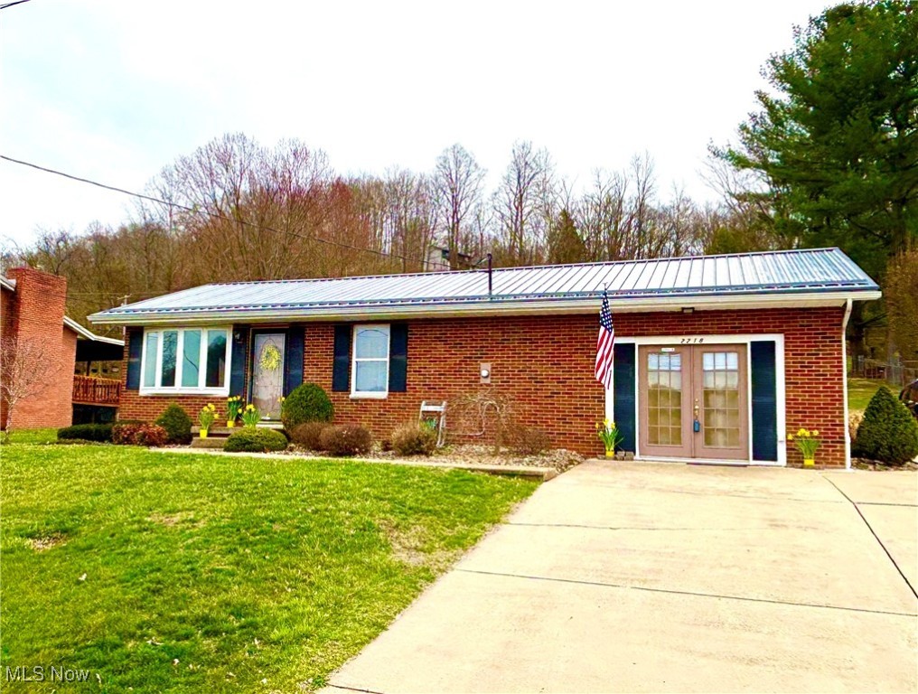 2218 Lindy Circle Cir, Saint Marys, West Virginia image 1